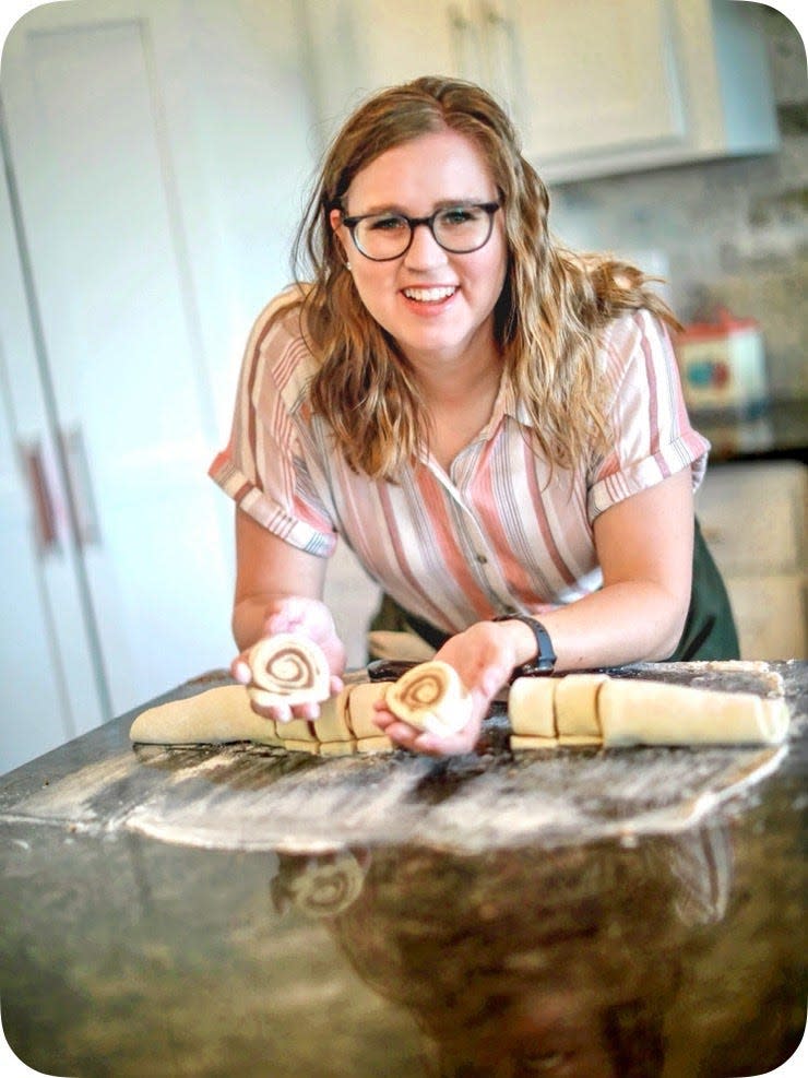 Ashley Craft is the author of five theme park cookbooks: four on Disney food and drink and one, on Universal treats, for Simon & Schuster's Unofficial Cookbook line.