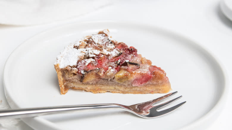 fruit tart on plate 