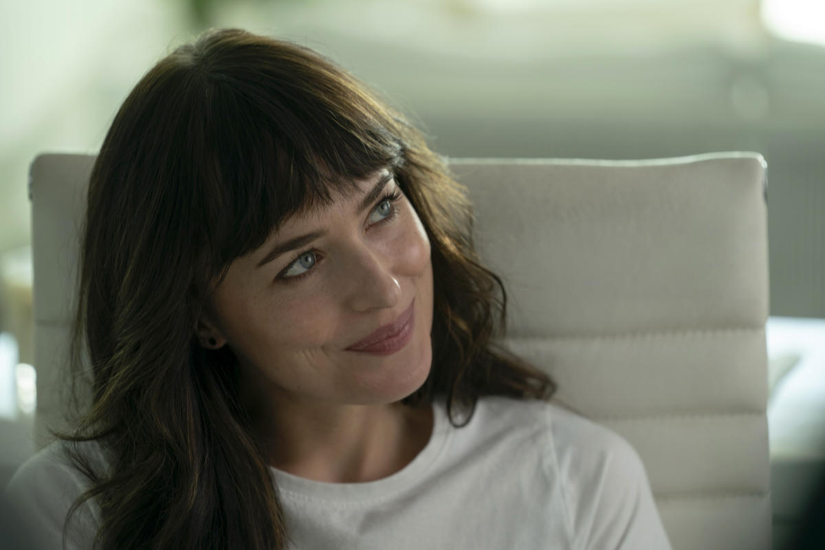 Movie Review: Dakota Johnson brings her winning authenticity to sweet friendship comedy ‘Am I OK?’