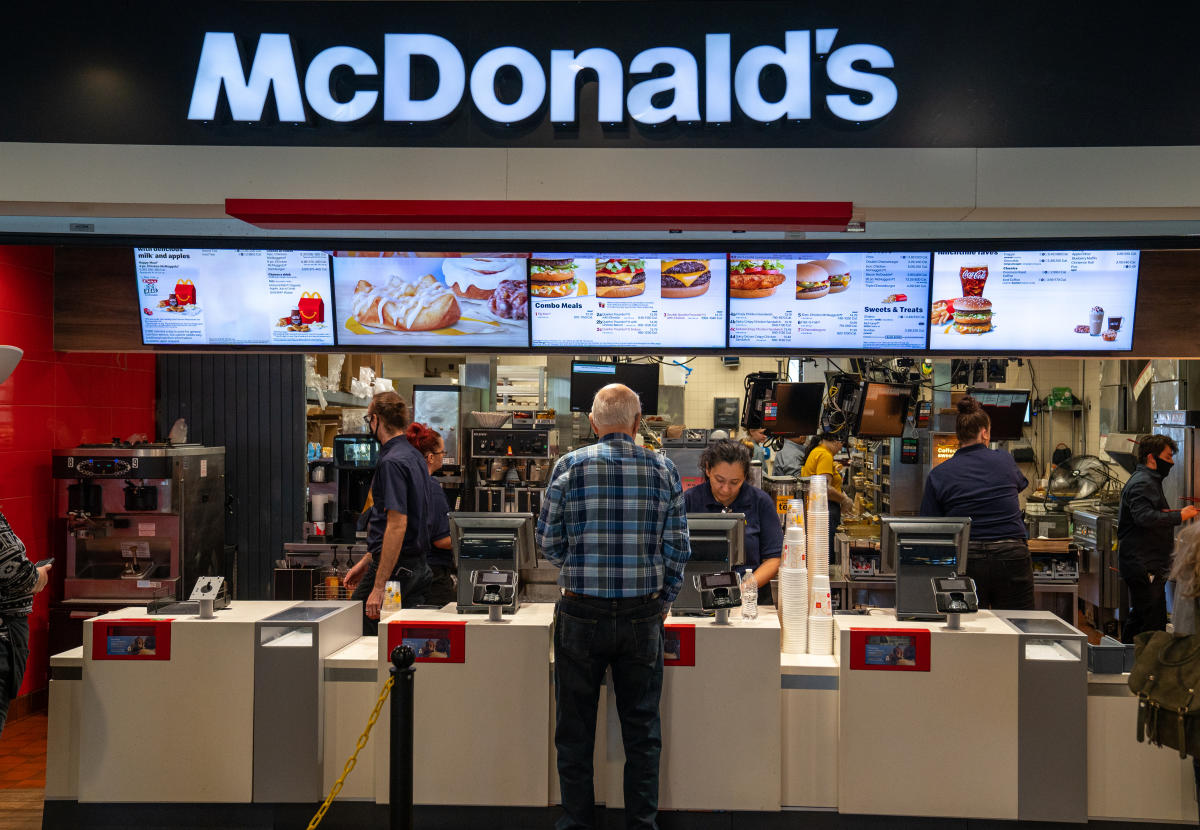 McDonald's Opens New Apple Store Restaurant