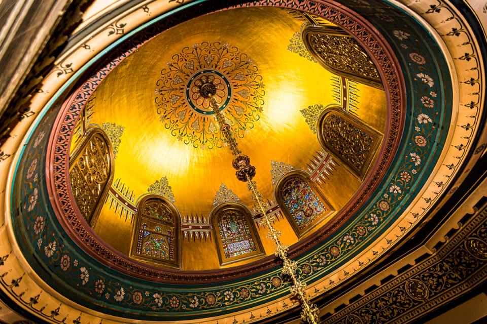 The famous Arab Hall remains untouched and glowing as ever (RBKC Leighton House Museum. Image by Kevin Moran)