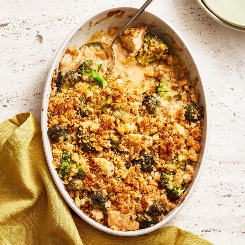 30) Cheesy Chicken and Broccoli Casserole