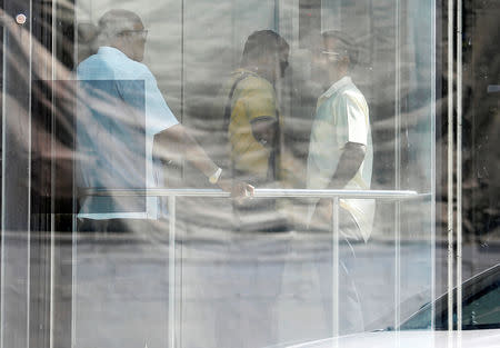 Maldives former President Mohamed Nasheed (R) is seen in an elevator at a hotel during the Maldives presidnetial election day, in Colombo, Sri Lanka September 23, 2018. REUTERS/Dinuka Liyanawatte