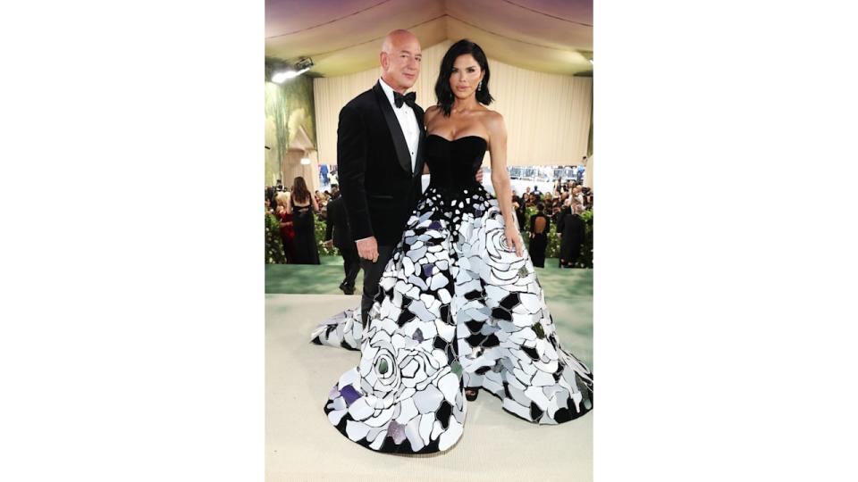 Jeff Bezos and Lauren Sanchez attend The 2024 Met Gala Celebrating "Sleeping Beauties: Reawakening Fashion" at The Metropolitan Museum of Art on May 06, 2024 in New York City.