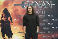 Ein solcher Durchbruch war Jason Momoa mit "Game Of Thrones" erst ein paar Jahre später vergönnt - und erst nach seinem Versuch, Arnie in irgendeiner Art und Weise das Wasser zu reichen. Die Frage ist auch, wie die Produzenten darauf kamen, sich des Genreklassikers anzunehmen. Der Trash-Faktor des Vorbilds ist zu groß, um ihn diesbezüglich zu toppen. (Bild: Carlos Alvarez/Getty Images)