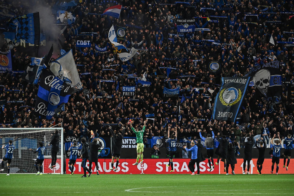 Les supporters italiens célèbrent le but de l’Atalanta en demi-finale aller de Ligue Europa à Marseille le 2 mai 2024.