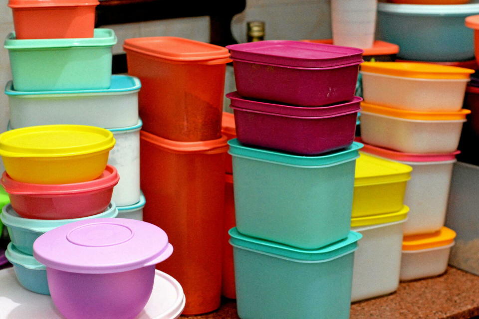 L'entreprise de contenants en plastique Tupperware a annoncé qu'elle déposerait son bilan le mercredi 18 septembre 2024. - Crédit : Alamy / ABACA