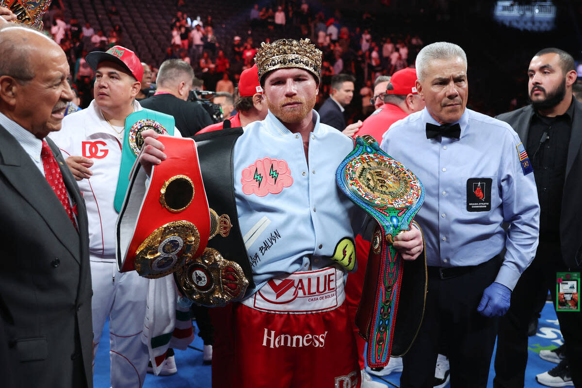 Canelo Álvarez ha opacado a otros peleadores mexicanos y no es culpa suya. (Erik Verduzco / Las Vegas Review-Journal)