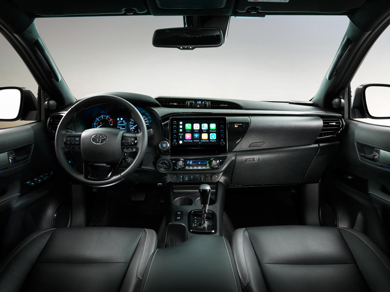 Hilux interior