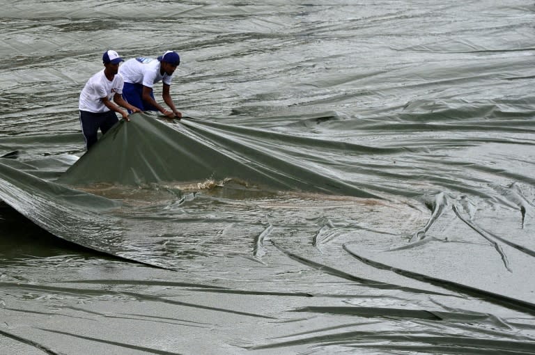 Rain curtailed the first day's play in the third Test between Sri Lanka and India in Colombo on August 28, 2015