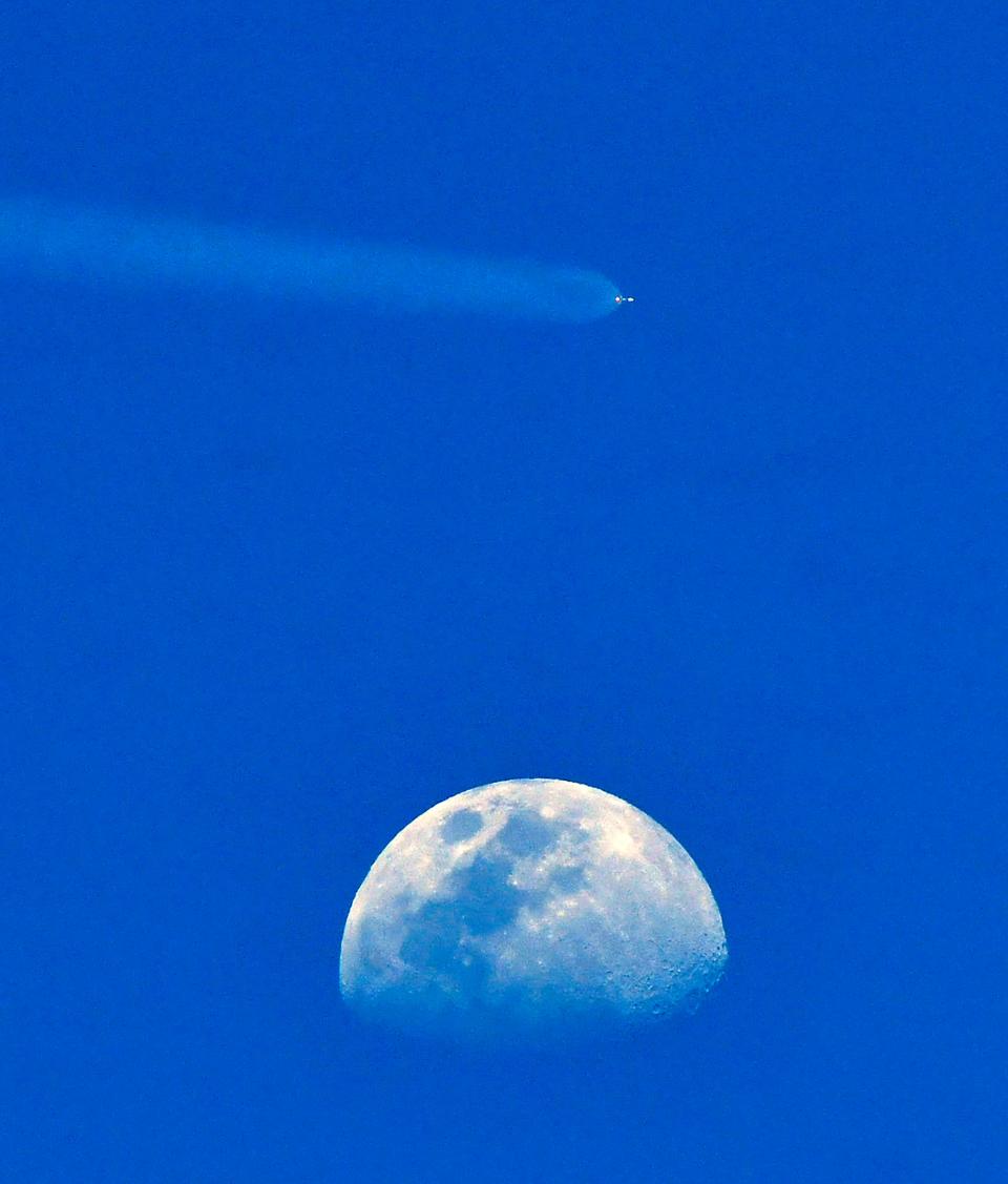 Wednesday's SpaceX Starlink 6-51 mission, as seen from Viera.