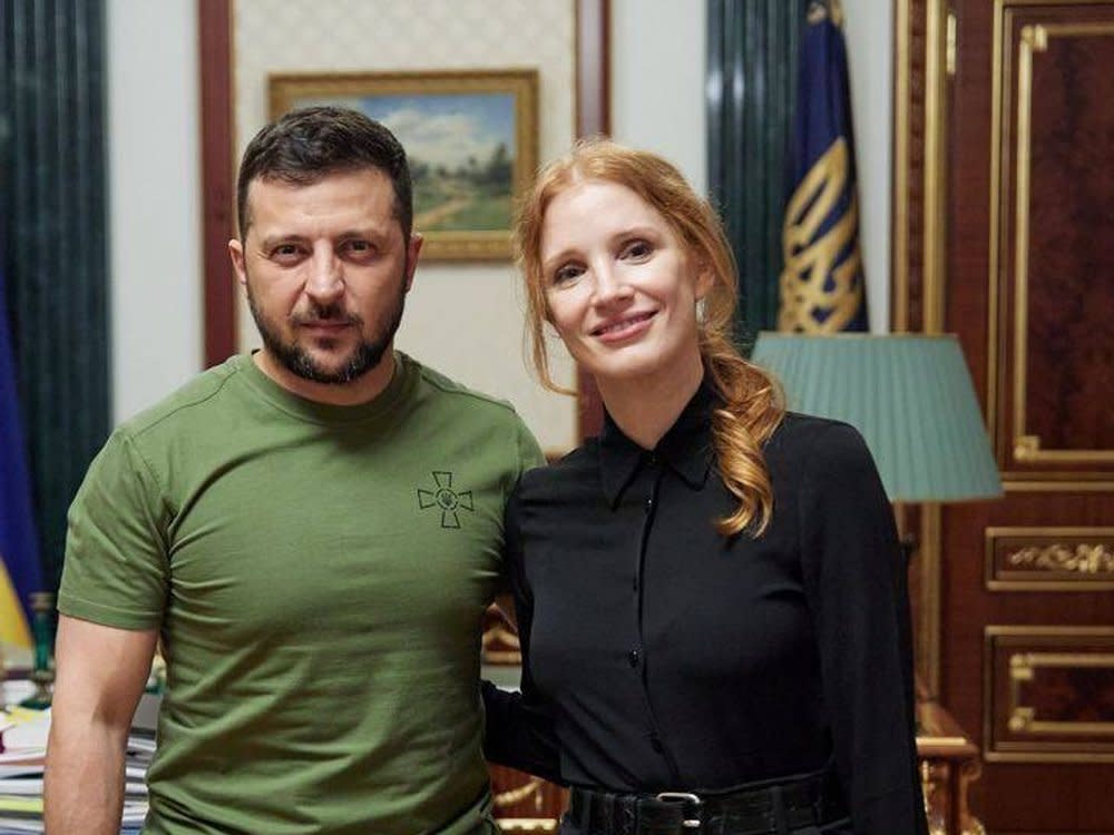 Jessica Chastain mit Ukraine-Präsident Wolodymyr Selenskyj. (Bild: imago/Cover-Images)