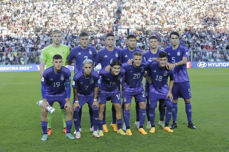 La selección argentina marcó nueve goles en el grupo A y recibió solo uno, ante Uzbekistán en el debut en el torneo