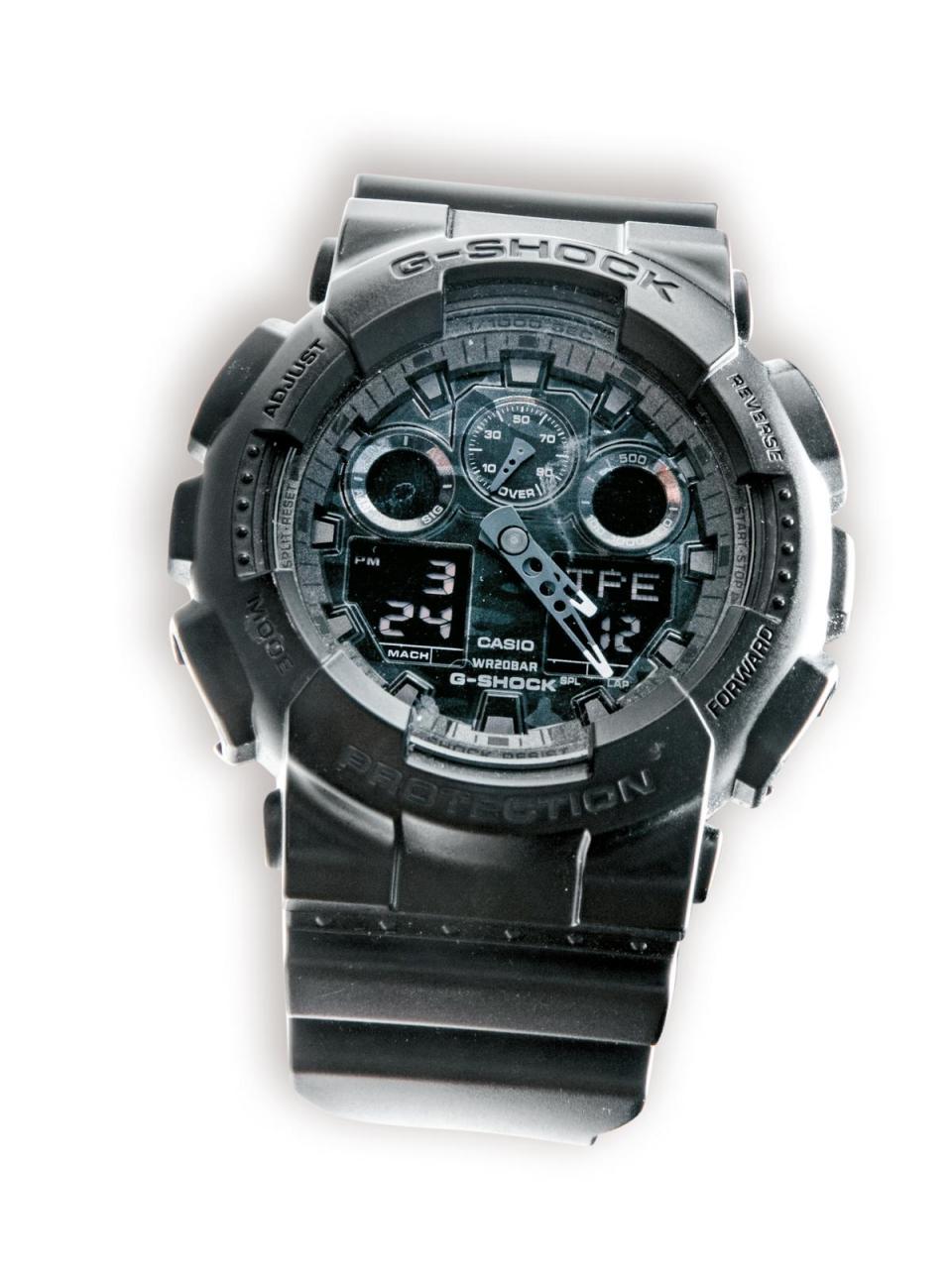 G-SHOCK黑色手錶。約NT$6,000