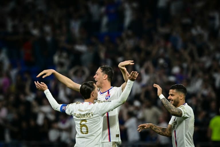 Les Lyonnais exultent après leur succès fou (4-3) face à Brest, le 14 avril 2024 au Groupama Stadium (OLIVIER CHASSIGNOLE)