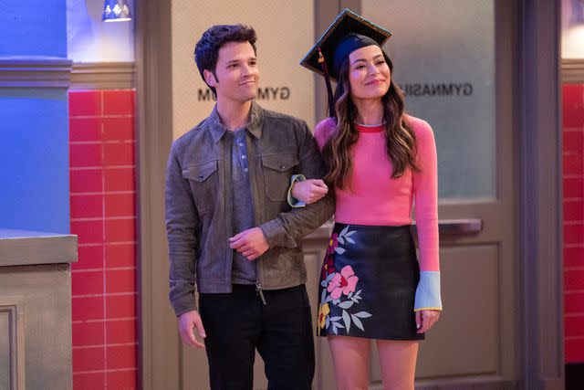 <p>Lisa Rose/Paramount+</p> Miranda Cosgrove as Carly Shay and Nathan Kress as Freddie Benson in 'iCarly.'