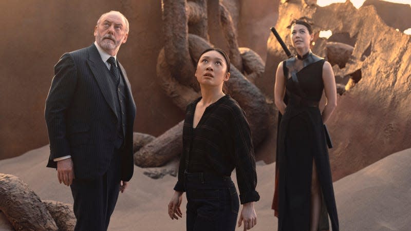 Liam Cunningham as Wade, Jess Hong as Jin Cheng, and Sea Shimooka as Sophon in 3 Body Problem. - Photo: Ed Miller/Netflix