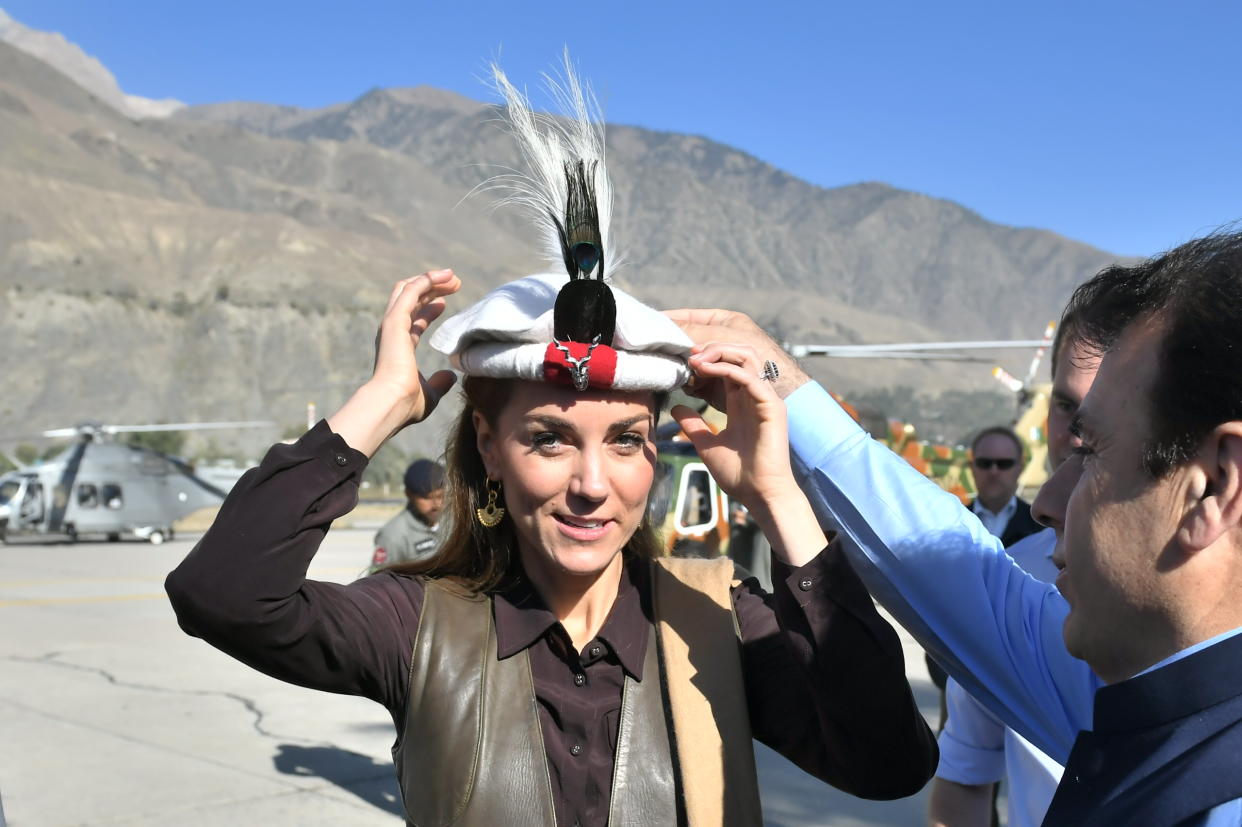 CHITRAL, PAKISTAN - OCTOBER 16: Prince William, Duke of Cambridge and Catherine, Duchess of Cambridge are welcomed as they arrive by helicopter on October 16, 2019 in Chitral, Pakistan. (Photo by Samir Hussein - Pool/Getty Images)