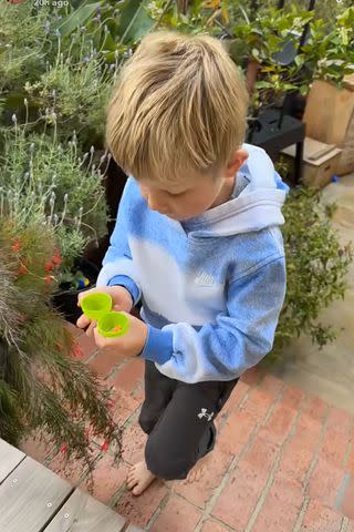 <p>snapchat</p> Gunner enjoys backyard Easter egg hunt