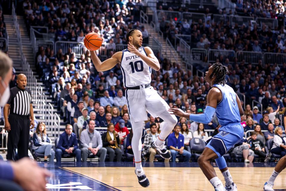 INDIANAPOLIS, INDIANA - MARCH 05: Bryce Nze #10 of the Butler Bulldogs passes the ball during the first half against the Villanova Wildcats at Hinkle Fieldhouse on March 05, 2022 in Indianapolis, Indiana. (Photo by Brady Klain/Getty Images)