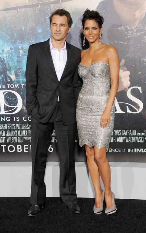 Olivier Martinez (L) and Halle Berry at the premiere of 