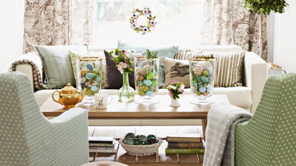 Make a real occasion of the spring weekend with our pretty Easter decorating ideas