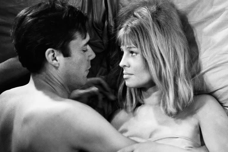 Dirk Bogarde y Julie Christie en Darling (1965), de John Schlesinger, película por el que la actriz ganó el Oscar