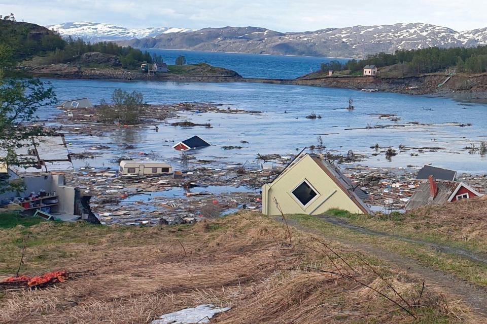 A powerful landslide pushed eight houses into the sea off northern Norway: AP