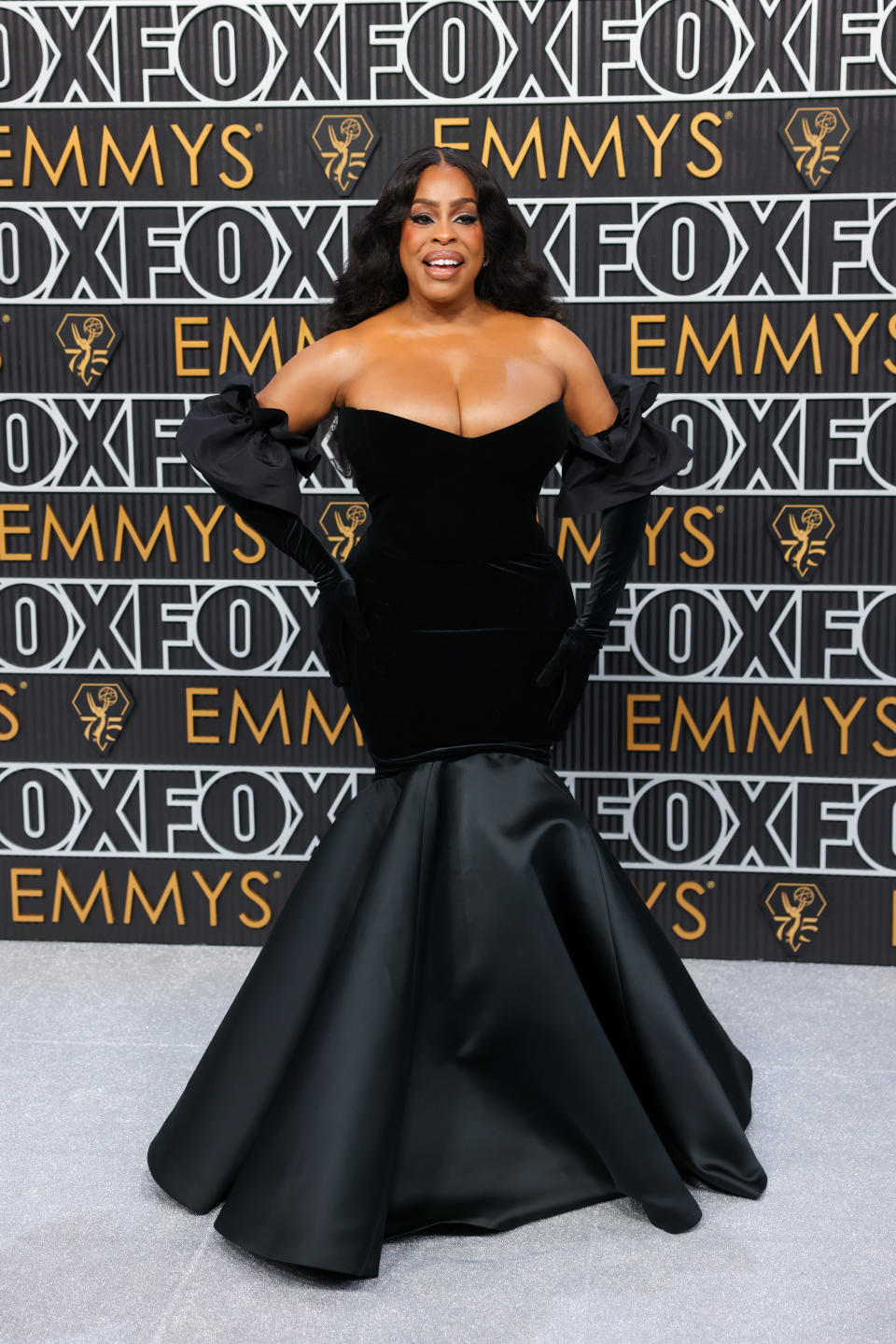 Los Angeles, CA - January 15: Niecy Nash-Betts arriving at the 75th Primetime Emmy Awards at the Peacock Theater in Los Angeles, CA, Monday, Jan. 15, 2024. (Jay L. Clendenin / Los Angeles Times via Getty Images)