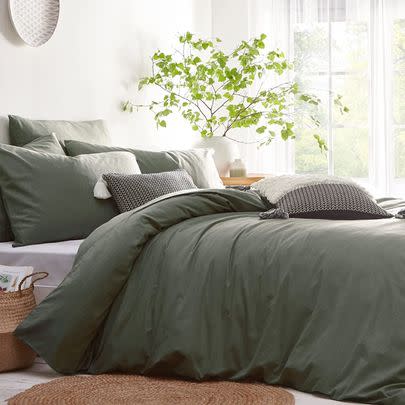 Okay, okay, last bed recc: if you want your bed transformation to be complete this beautiful washed cotton set looks and feels exactly like real linen (which ususally costs around £250 per bedding set – yikes).
