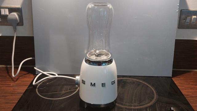 Smeg Personal Blender PBF01 Review 