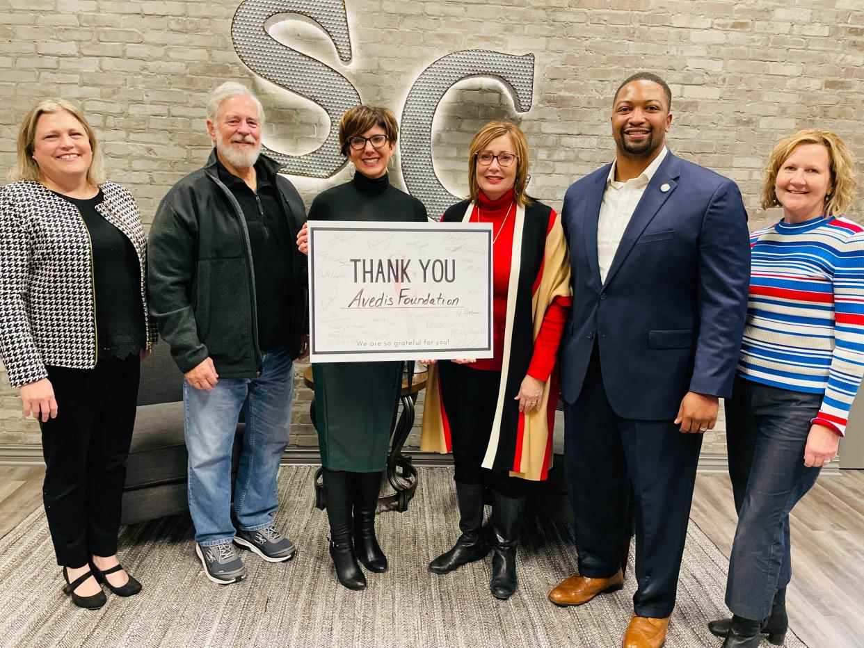 Shown, from left, are Tracy Meeuwsen, Avedis Foundation program director; Dr. Steve Trotter, Avedis board member; SCI Executive Director Tina Hanna; Avedis President and CEO Dr. Kathy Laster; 
Josh L. Trimble, Avedis board member; and 
Audrey Seeliger, Avedis' external relations-special events director.