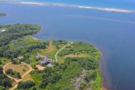 <p>La maison achetée par Barack et Michelle Obama sur Martha's Vineyard.</p>