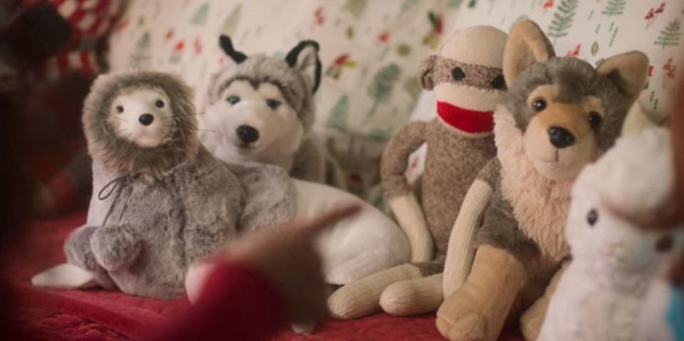 stuffed animals on avy's bed in falling for christmas