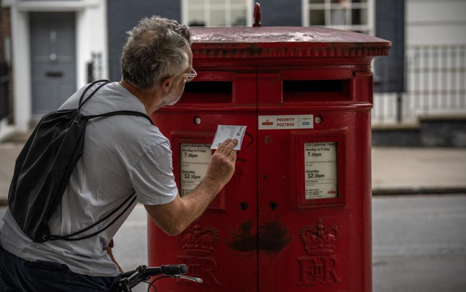 royal mail strike industrial action post union workers pay rise 