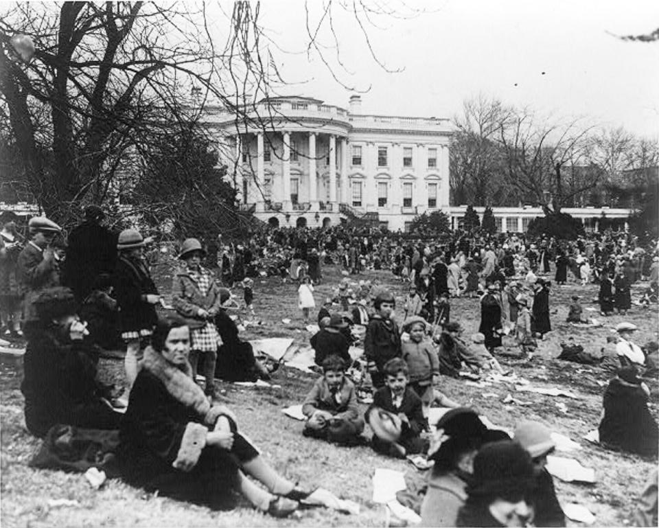 <p>Egg rolling at Easter at the White House in Washington, April 5, 1926. (Photo: Library of Congress) </p>