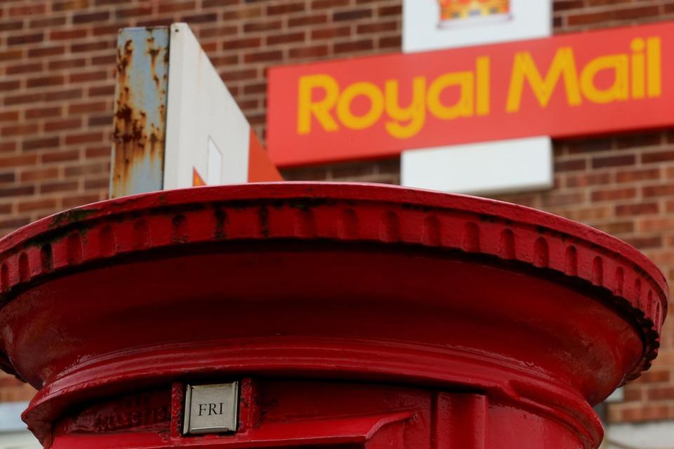 Royal Mail puts dividend cut in post for shareholders