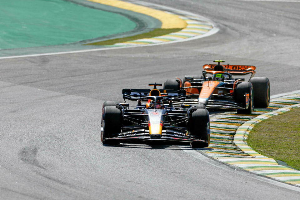 Max Verstappen sur Red Bull l'emporte devant Lando Norris sur McLaren.  - Credit:DPPI / DPPI / DPPI via AFP