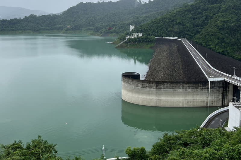 曾文水庫蓄水率回升到5成以上 中南部山區連日降雨，曾文水庫4日起至7日上午進水 超 過1億4000萬立方公尺，蓄水率突破5成，蓄水量有2 億6269萬立方公尺。 （水利署南區水資源局提供） 中央社記者楊思瑞台南傳真  112年8月7日