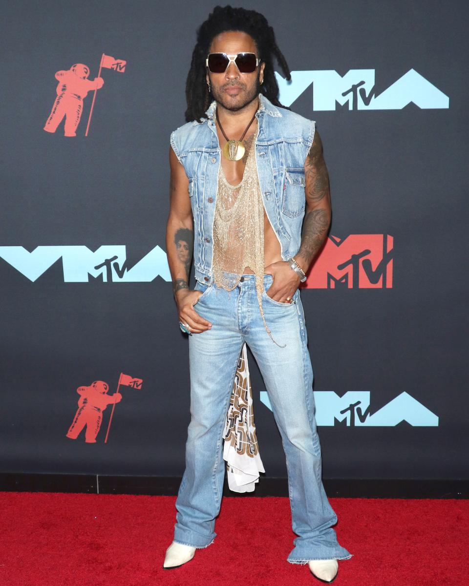 Lenny Kravitz hits the VMAs red carpet in an outfit that would have looked righteous in 1999—and honestly looks even better in 2019.