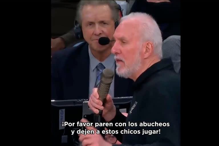 Gregg Popovich tomó el micrófono para decirle a la afición de San Antonio que detuvieran los abucheos contra Kawhi Leonard.