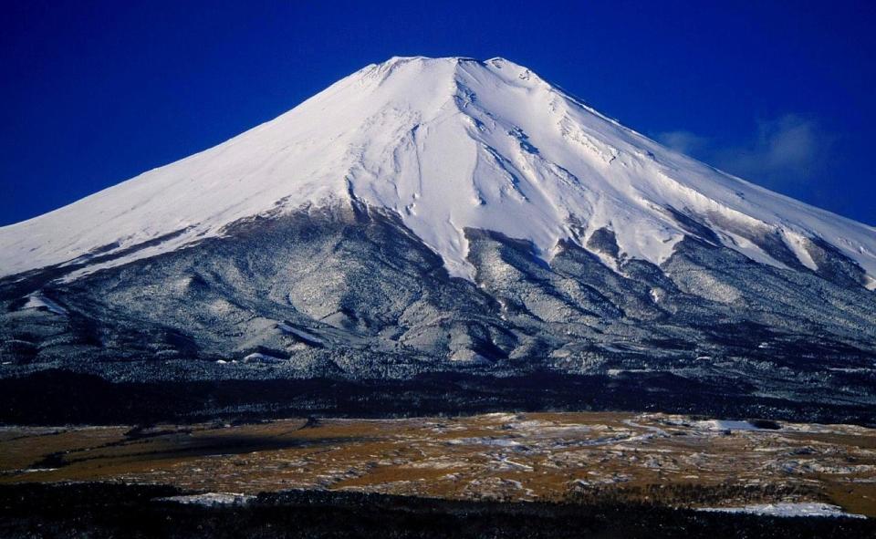 日本富士山每年吸引大量遊客朝聖。（圖／Pixabay）