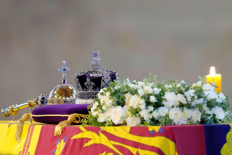 El féretro de la Reina Isabel II, en Westminster Hall