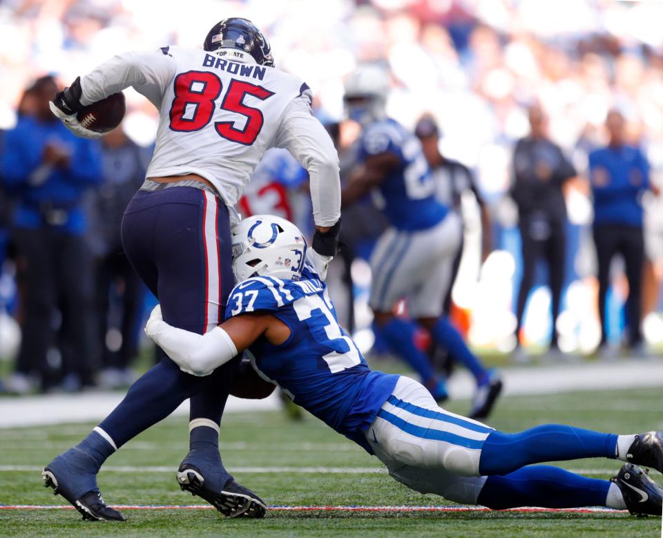 Khari Willis has 33 starts with the Indianapolis Colts in four seasons and could take a step forward in the Seahawks-style split-safety defense they are employing in 2022.