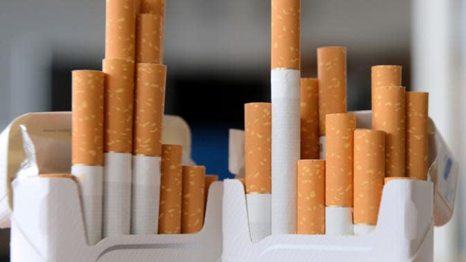Apakah kamu setuju atau tidak setuju jika pemerintah nantinya benar-benar akan membuat harga rokok naik menjadi Rp 50 ribu? (Foto: origin.adaderana.lk)