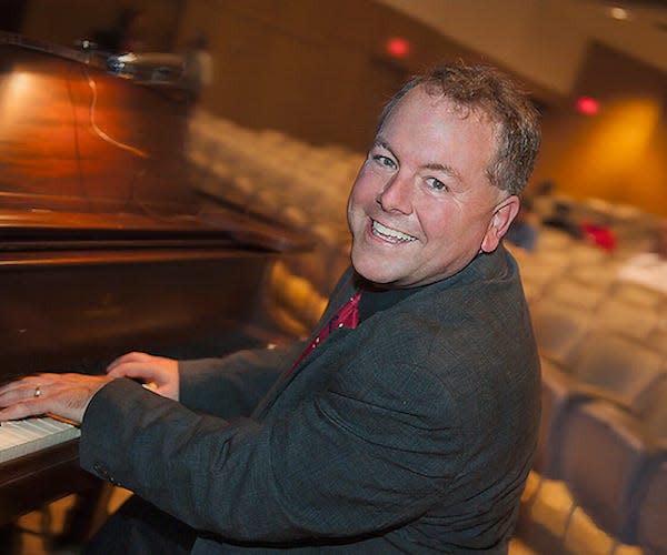 Silent film musician Jeff Rapsis will accompany 'Robin Hood' (1922) and other titles in the Leavitt Theatre's long-running silent film series. Rapsis, a New Hampshire resident, improvises live music to accompany programs that bring to life film classics from the early days of movie-making.