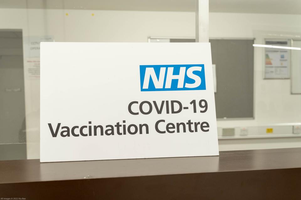 London UK, 22nd September 2022. South East London Clinical Commissioning group is administering COVID-19 autumn booster vaccine to millions of eligible people as lifesaving vaccination campaign to protect the nation ahead of winter is in full swing Credit:   Xiu Bao/Alamy Live News