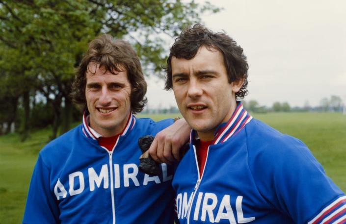 Kennedy (right) with Liverpool and England teammate Ray Clemence (Getty Images)