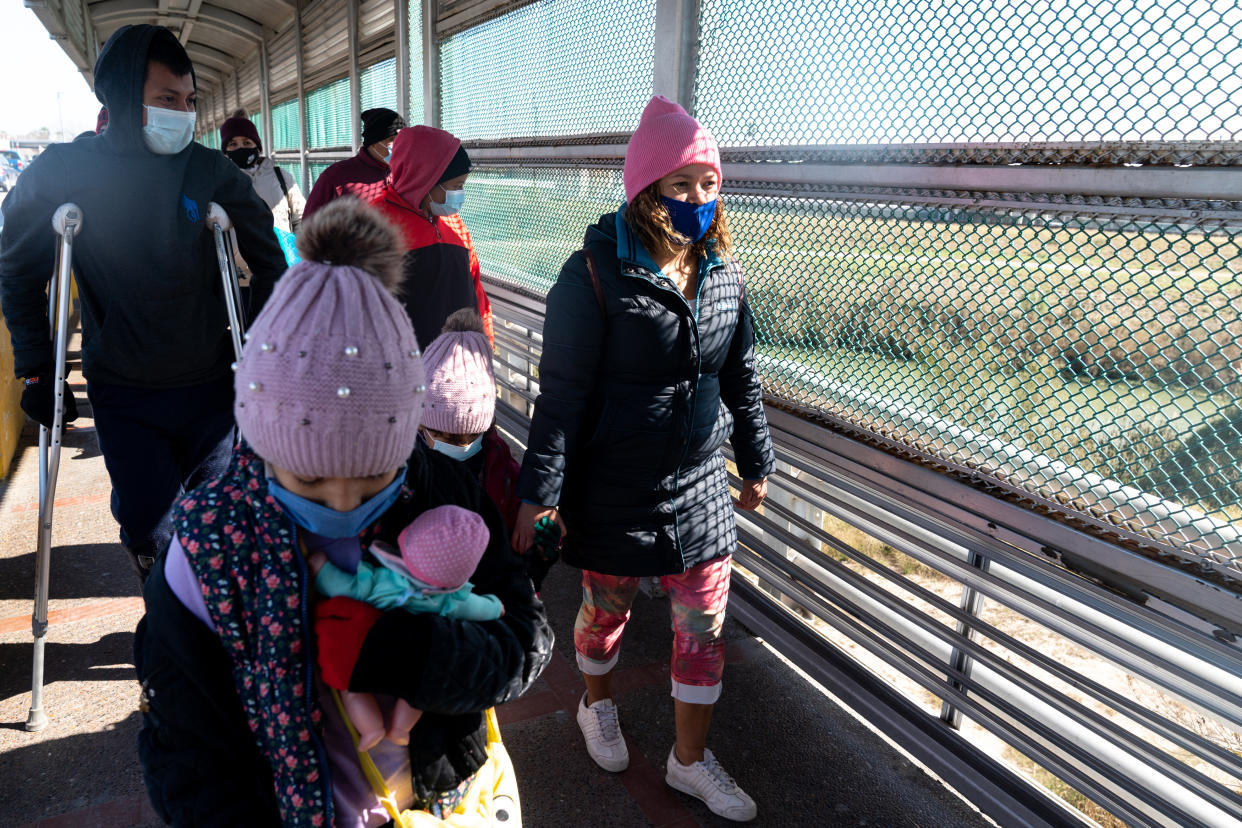 A Josely Murillo y sus familiares se les negó el ingreso a Estados Unidos después de intentar cruzar el puente internacional en Matamoros, México, y solicitar asilo. (Ilana Panich-Linsman/The New York Times)