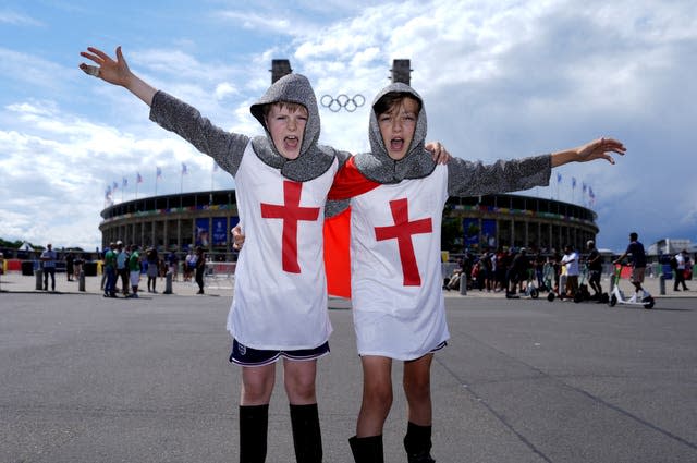 England fans arrive in Berlin 